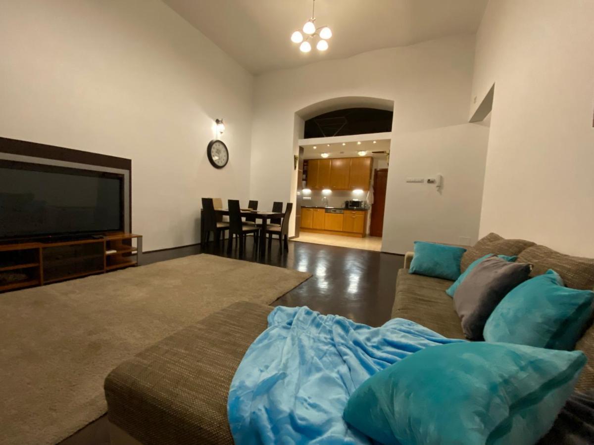 Appartement Location In The Heart Of The City, 2 Bedrooms, 2 Bathrooms Budapest